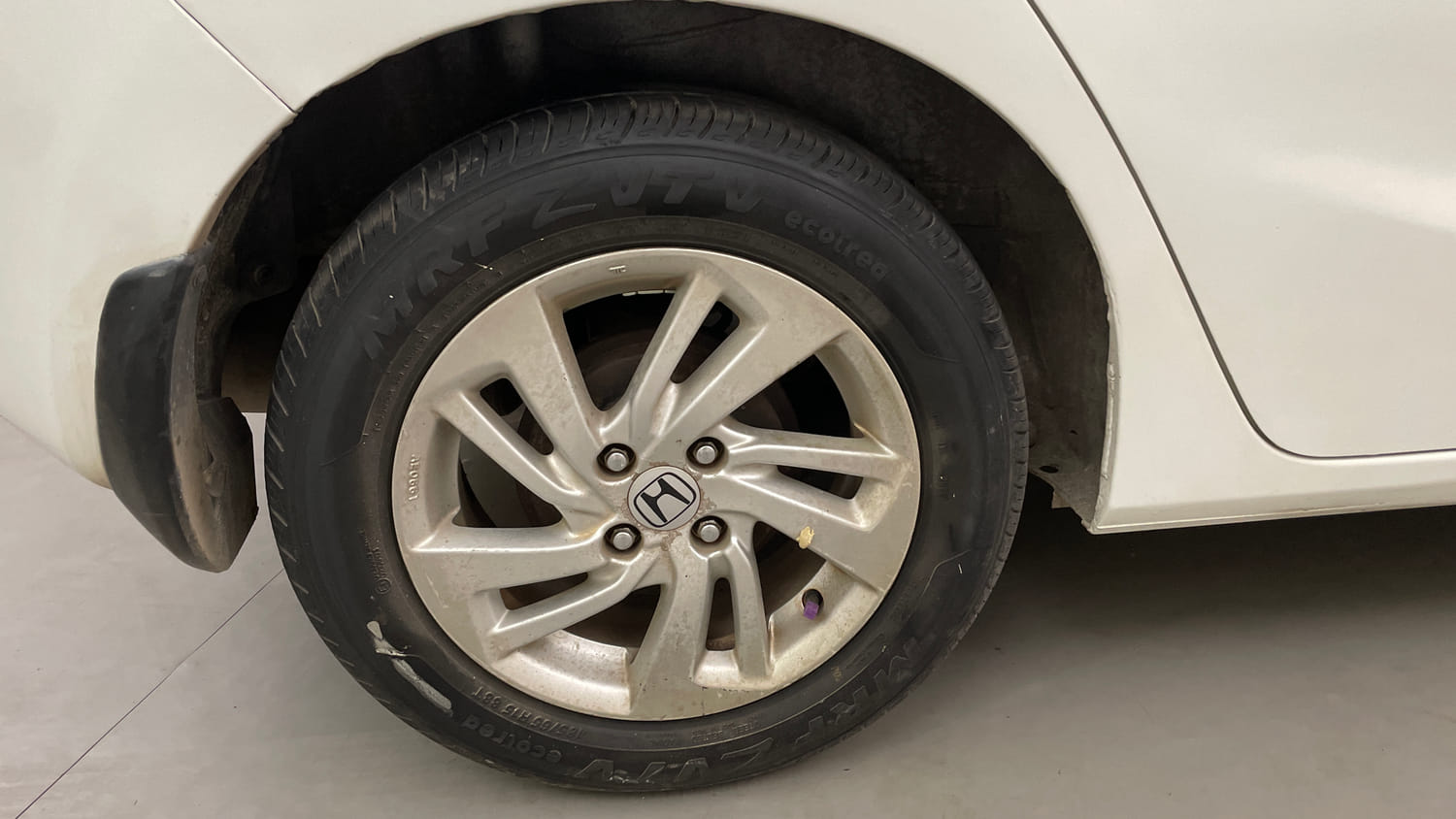 Used 2016 Honda Jazz VX Diesel Diesel Manual tyres RIGHT REAR TYRE RIM VIEW