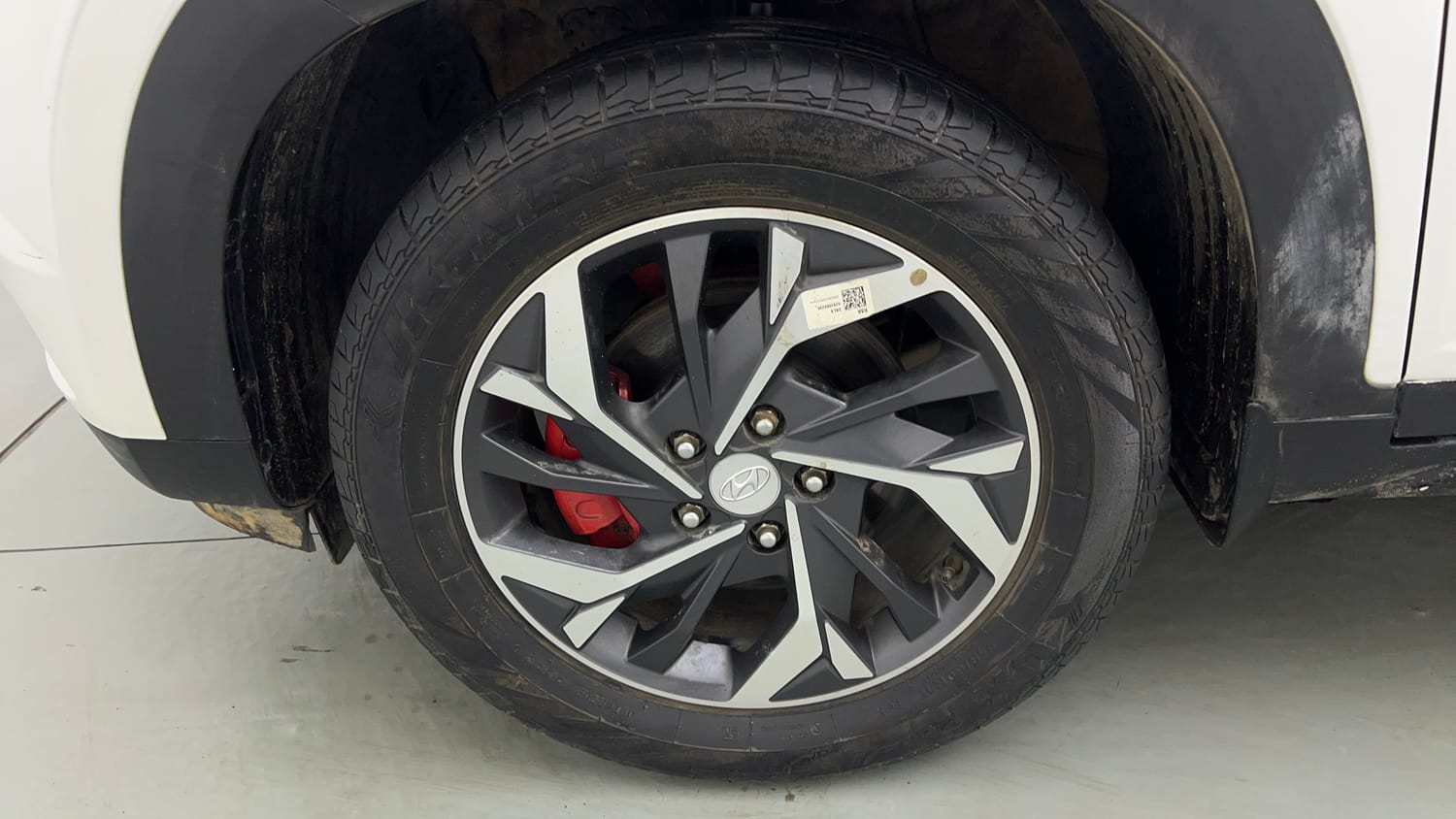 Used 2023 Hyundai Creta E 1.5 Petrol Petrol Manual tyres LEFT FRONT TYRE RIM VIEW
