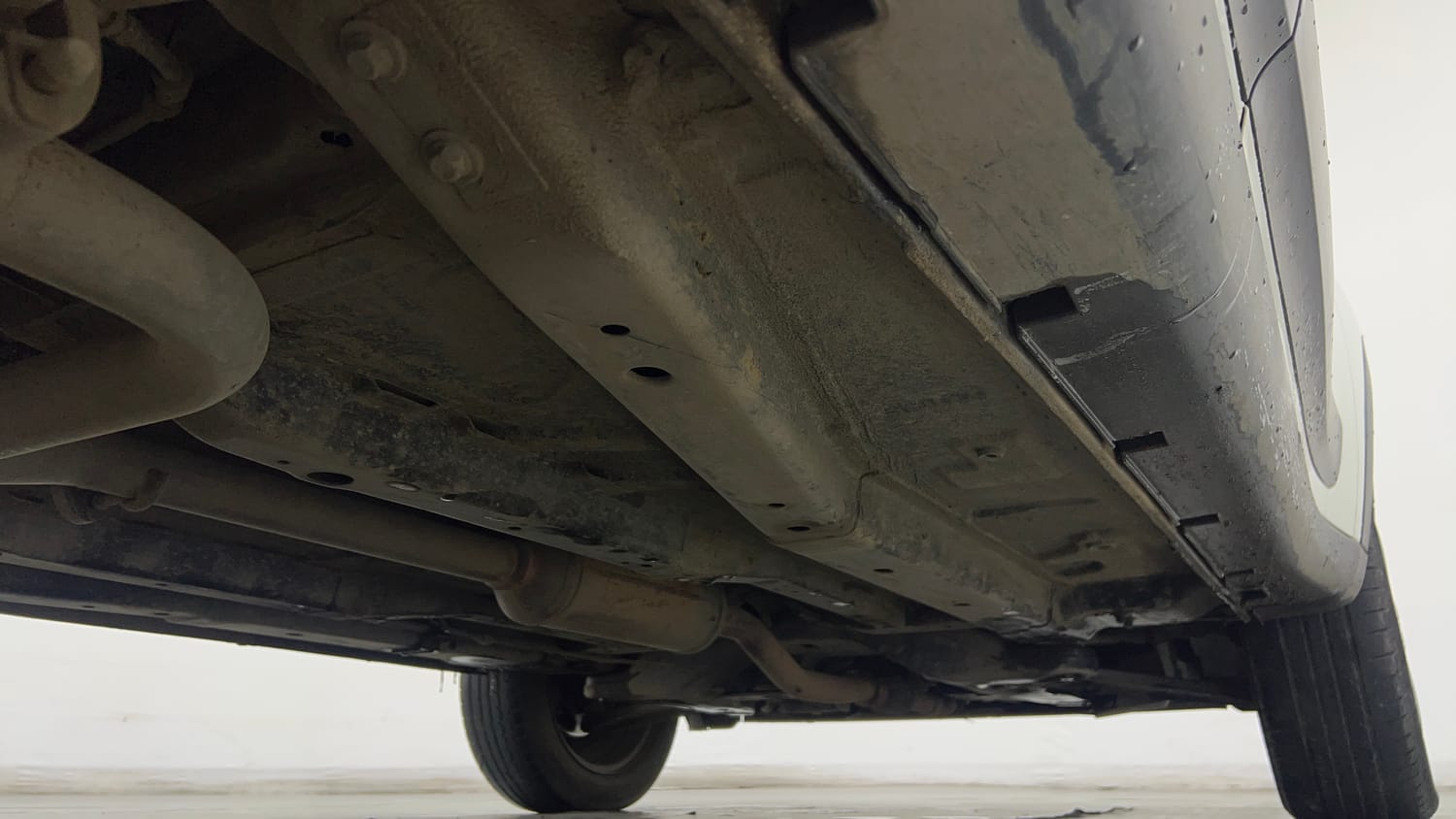 Used 2019 Tata Nexon XM Petrol Manual extra REAR RIGHT UNDERBODY VIEW