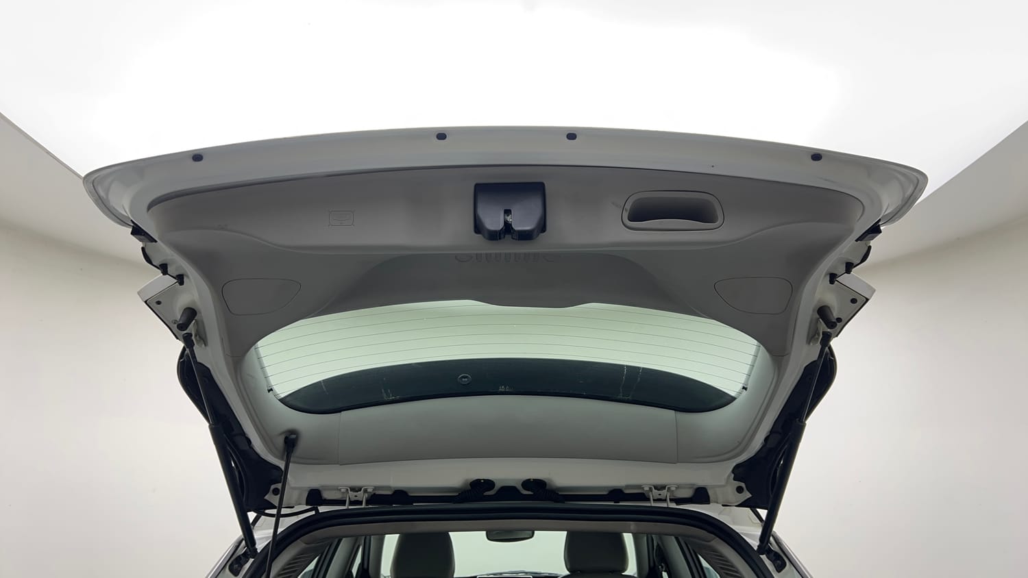 Used 2021 Jeep Compass Limited (O) 2.0 Diesel Diesel Manual interior DICKY DOOR OPEN VIEW