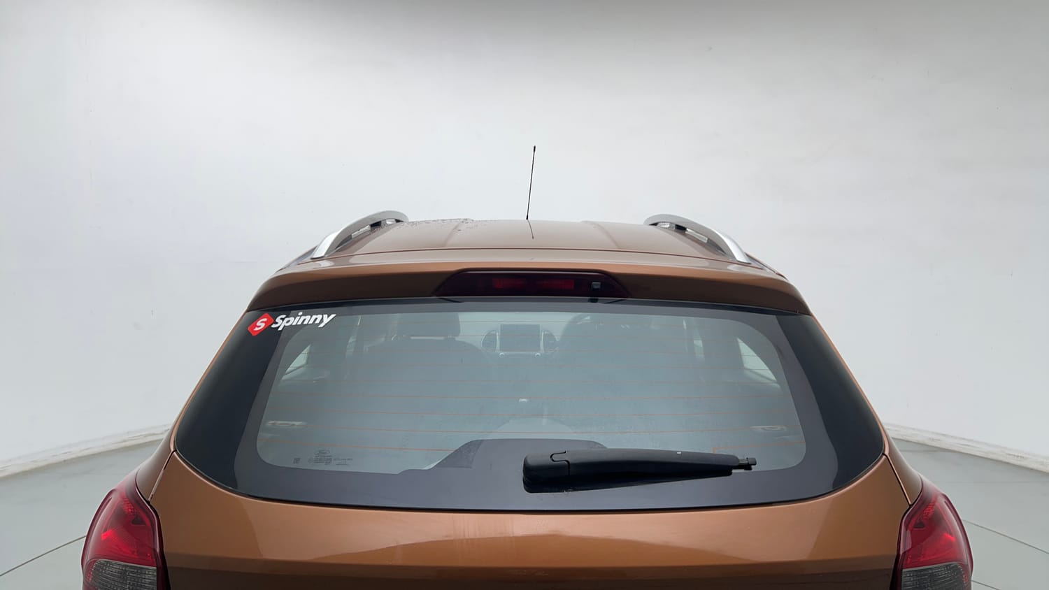 Used 2018 Ford Freestyle Titanium 1.2 Ti-VCT Petrol Manual exterior BACK WINDSHIELD VIEW
