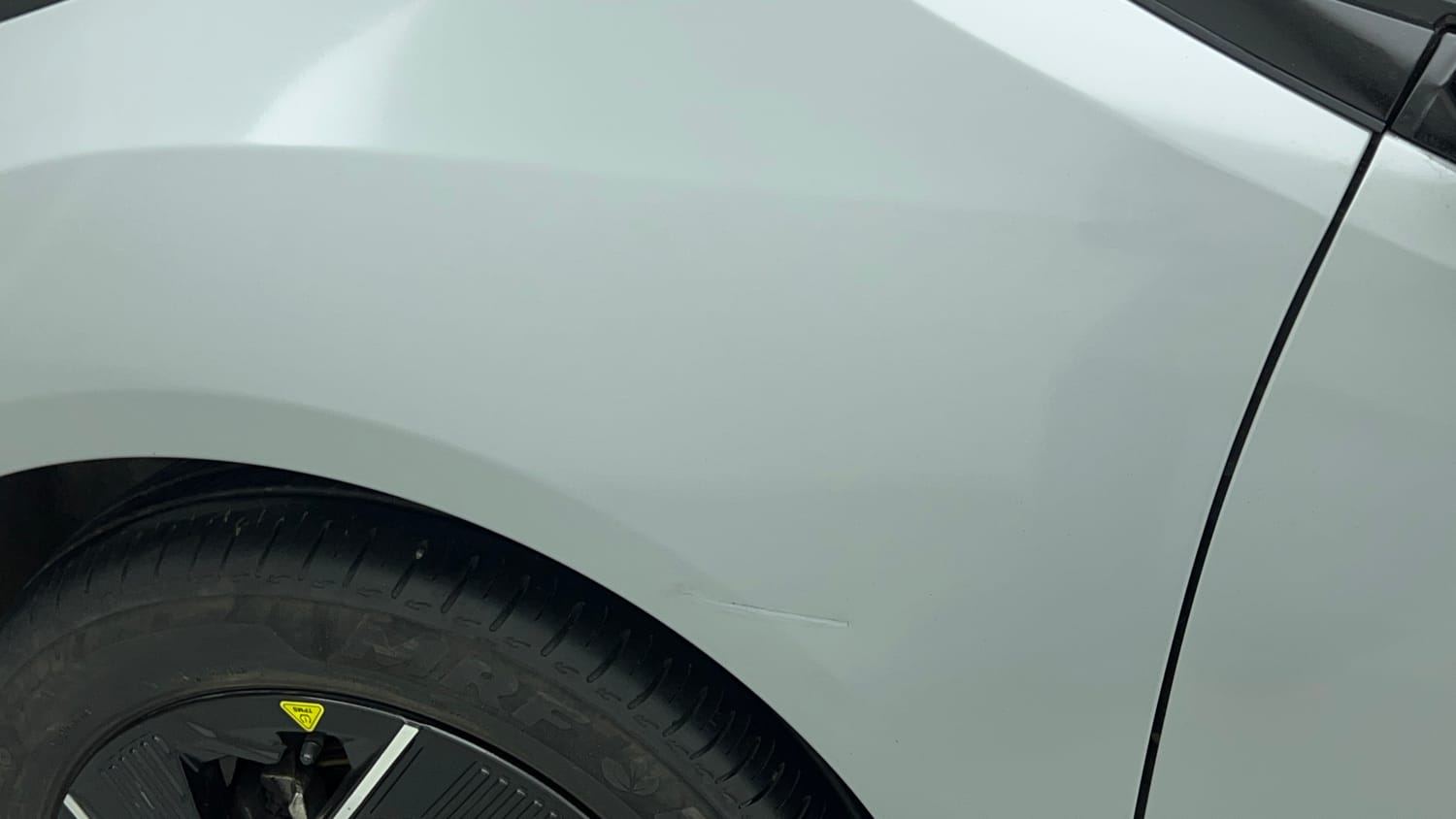 Used 2025 Tata Altroz Accomplished Plus S Petrol 6DCT Petrol Automatic dents MINOR DENT