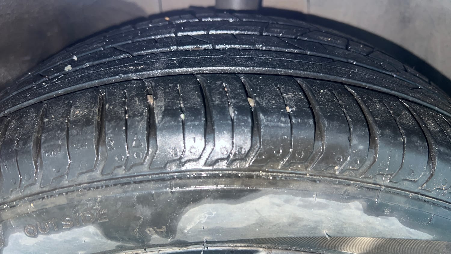 Used 2023 Hyundai i20 N Line N8 1.0 Turbo DCT Petrol Automatic tyres RIGHT FRONT TYRE TREAD VIEW