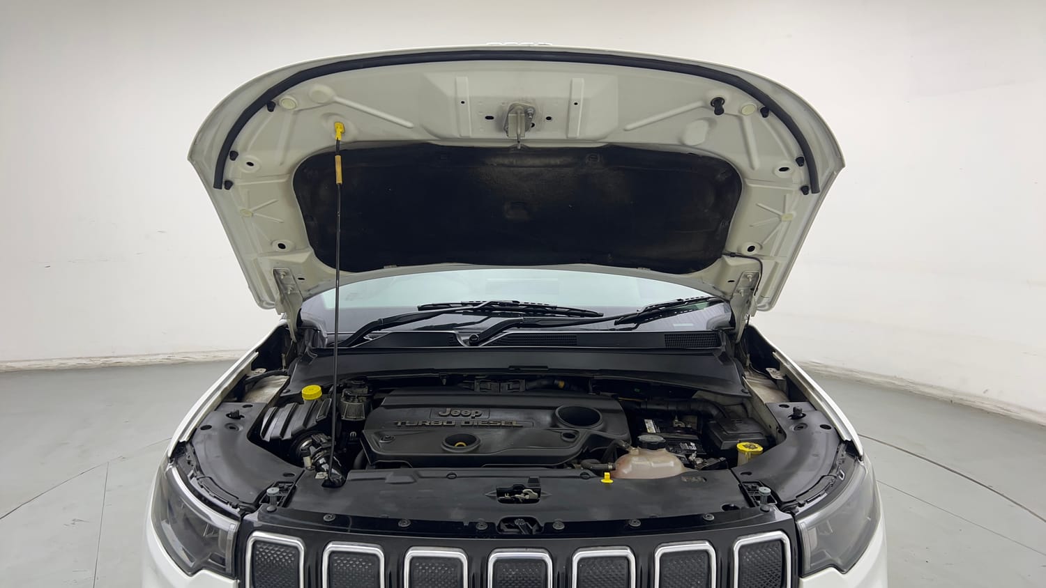 Used 2021 Jeep Compass Limited (O) 2.0 Diesel Diesel Manual engine ENGINE & BONNET OPEN FRONT VIEW