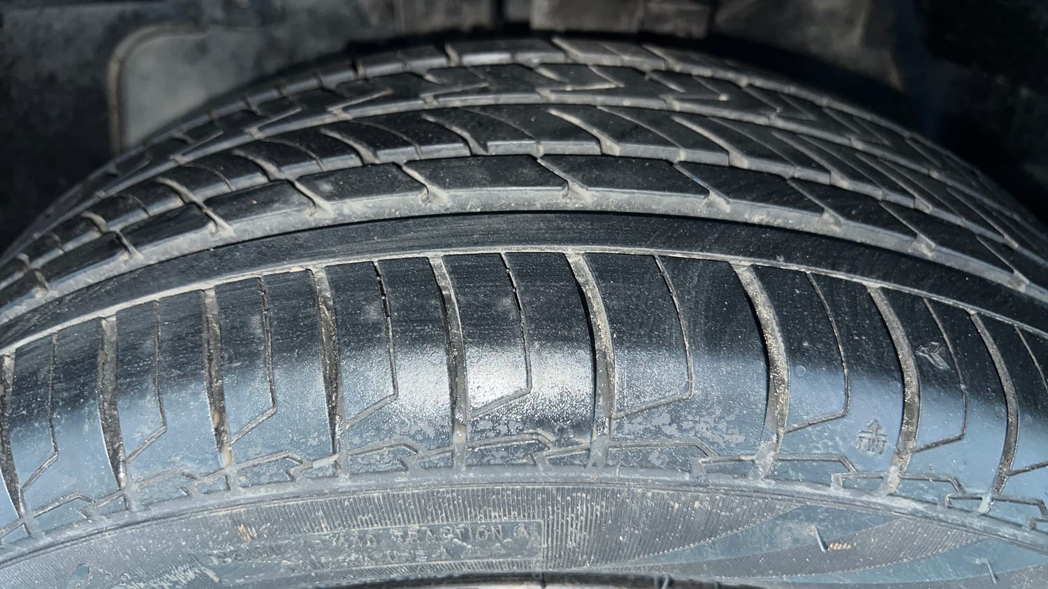 Used 2022 Tata Nexon XM (S) Petrol Manual tyres LEFT FRONT TYRE TREAD VIEW