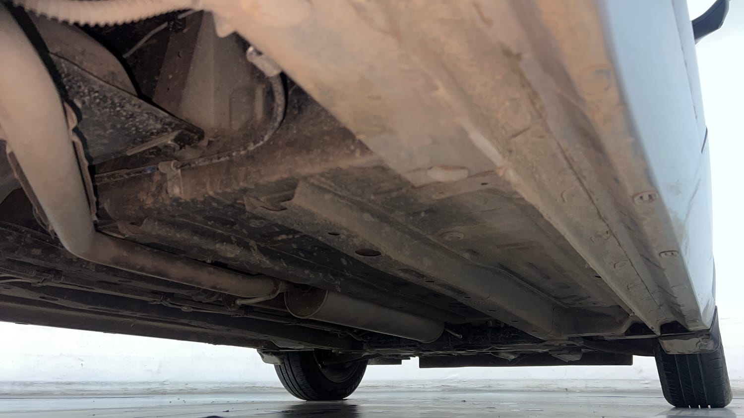 Used 2025 Tata Altroz Accomplished Plus S Petrol 6DCT Petrol Automatic extra REAR RIGHT UNDERBODY VIEW