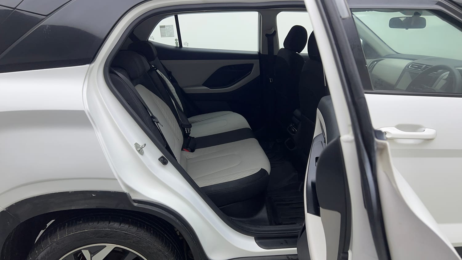 Used 2023 Hyundai Creta E 1.5 Petrol Petrol Manual interior RIGHT SIDE REAR DOOR CABIN VIEW