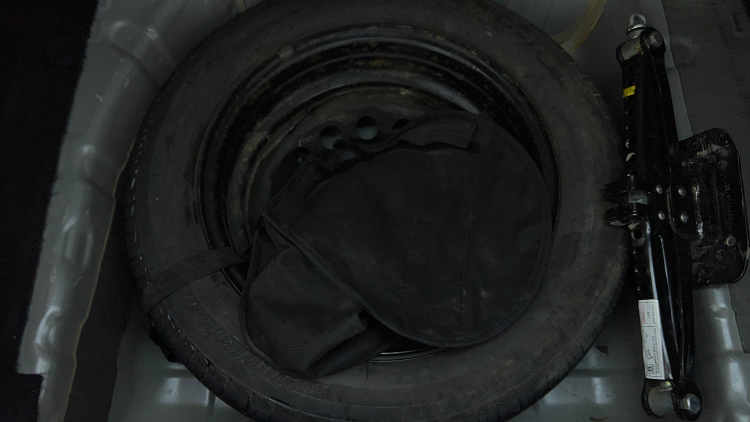 Used 2022 Tata Nexon XM (S) Petrol Manual tyres SPARE TYRE VIEW