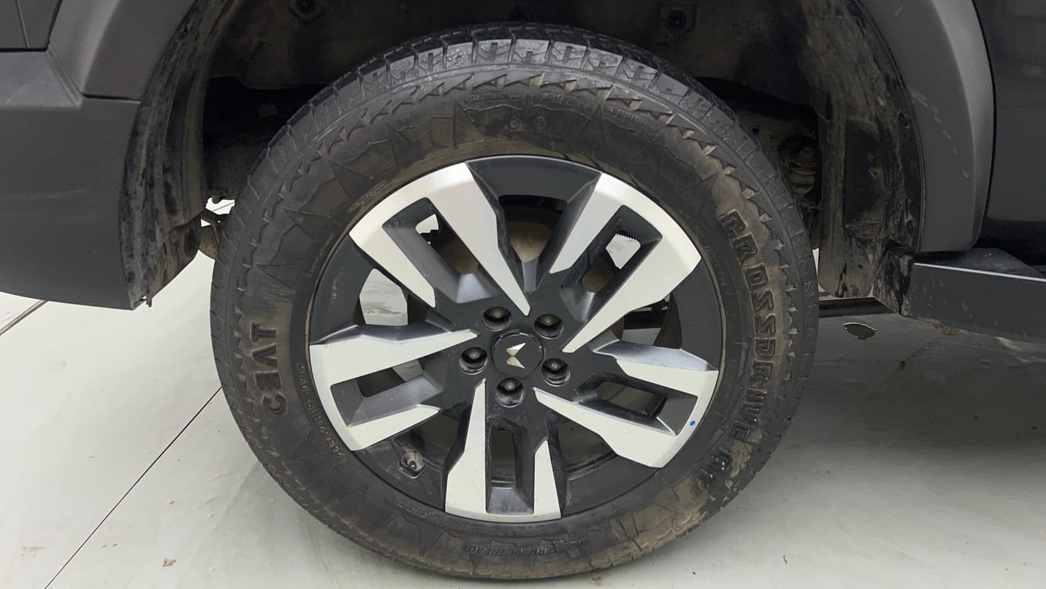 Used 2023 mahindra Thar LX Hard Top Diesel MT 4WD Diesel Manual tyres RIGHT REAR TYRE RIM VIEW