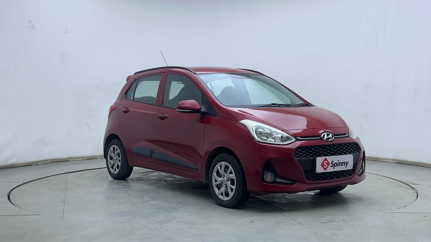 Used 2019 Hyundai Grand i10 Sportz 1.2 Kappa VTVT Petrol Manual exterior RIGHT FRONT CORNER VIEW