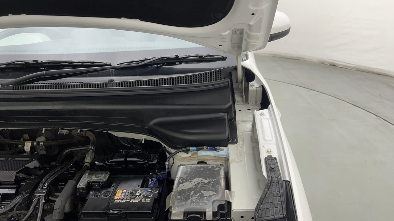 Used 2023 Hyundai Creta E 1.5 Petrol Petrol Manual engine ENGINE LEFT SIDE HINGE & APRON VIEW
