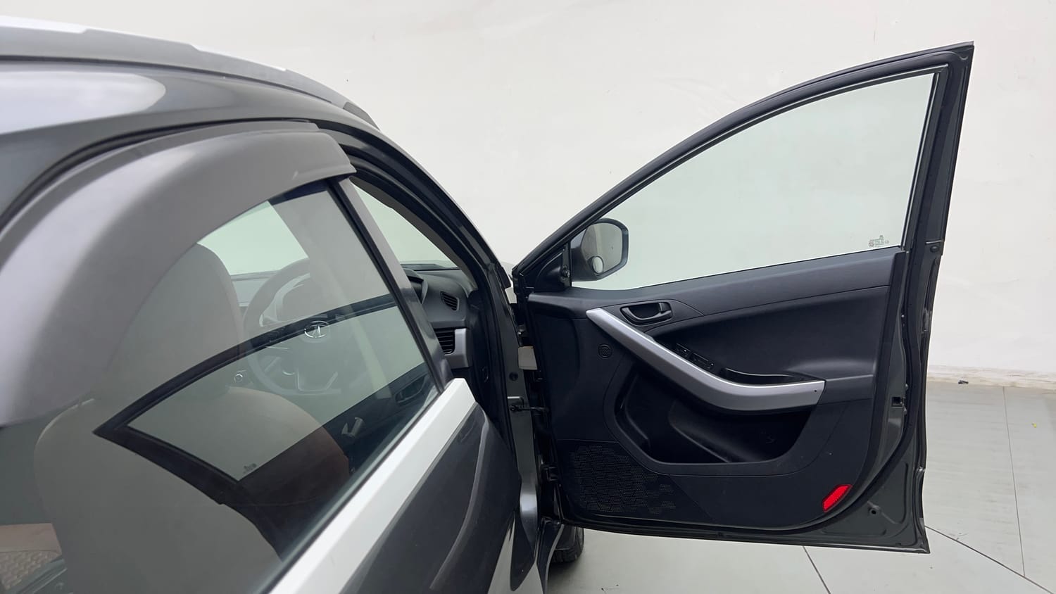 Used 2022 Tata Nexon XM (S) Petrol Manual interior RIGHT FRONT DOOR OPEN VIEW