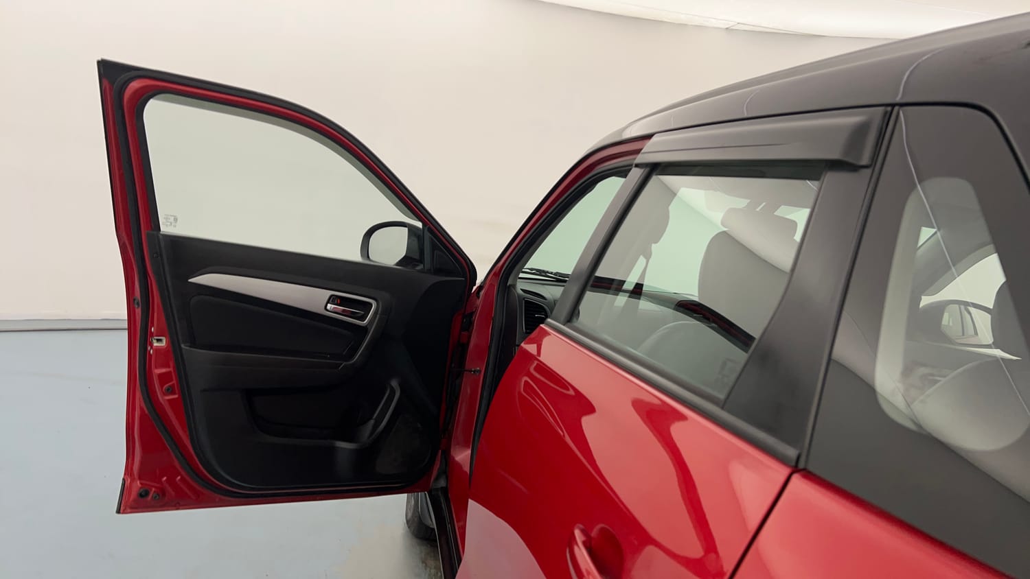 Used 2021 Maruti Suzuki Vitara Brezza [2020-2022] ZXI Plus Dual Tone Petrol Manual interior LEFT FRONT DOOR OPEN VIEW