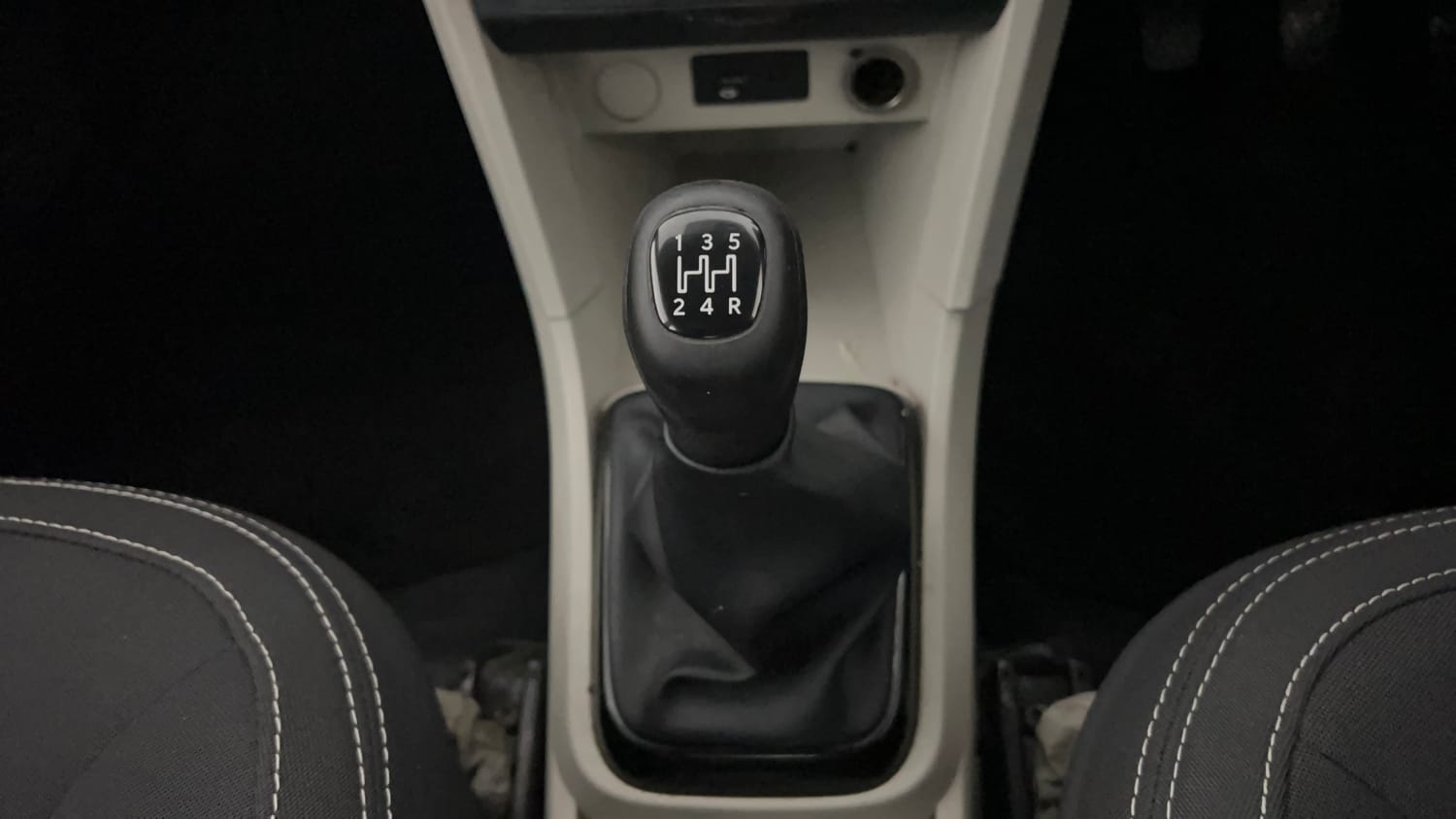 Used 2022 Tata Tiago XZ Plus CNG Cng Manual interior GEAR  KNOB VIEW