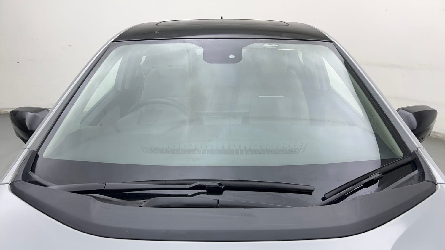 Used 2025 Tata Altroz Accomplished Plus S Petrol 6DCT Petrol Automatic exterior FRONT WINDSHIELD VIEW
