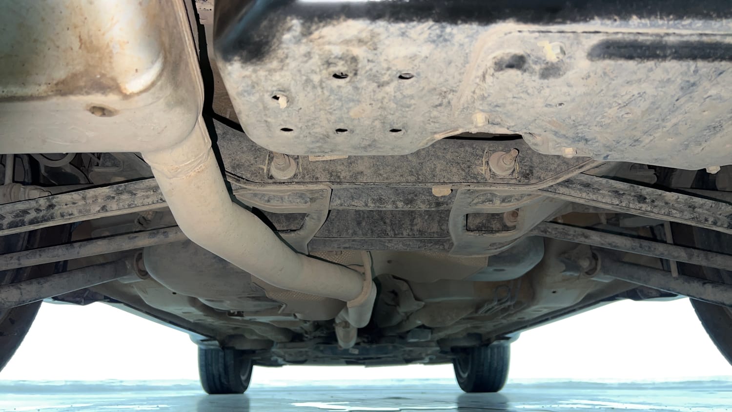 Used 2021 Jeep Compass Limited (O) 2.0 Diesel Diesel Manual extra REAR UNDERBODY VIEW (TAKEN FROM REAR)