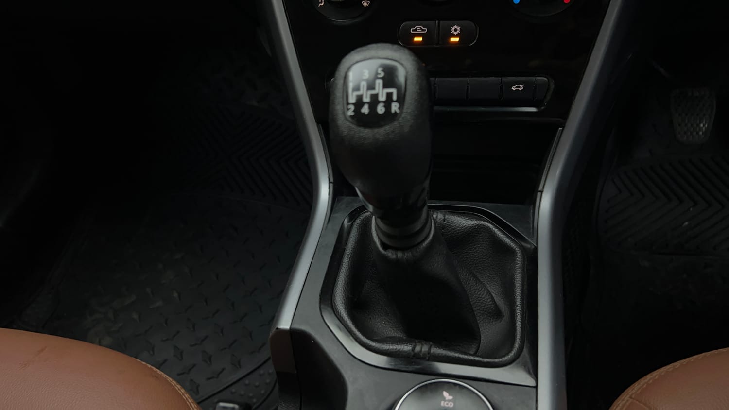 Used 2022 Tata Nexon XM (S) Petrol Manual interior GEAR  KNOB VIEW