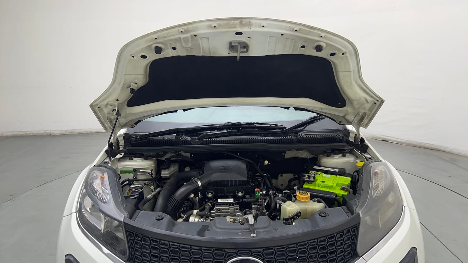 Used 2019 Tata Nexon XM Petrol Manual engine ENGINE & BONNET OPEN FRONT VIEW