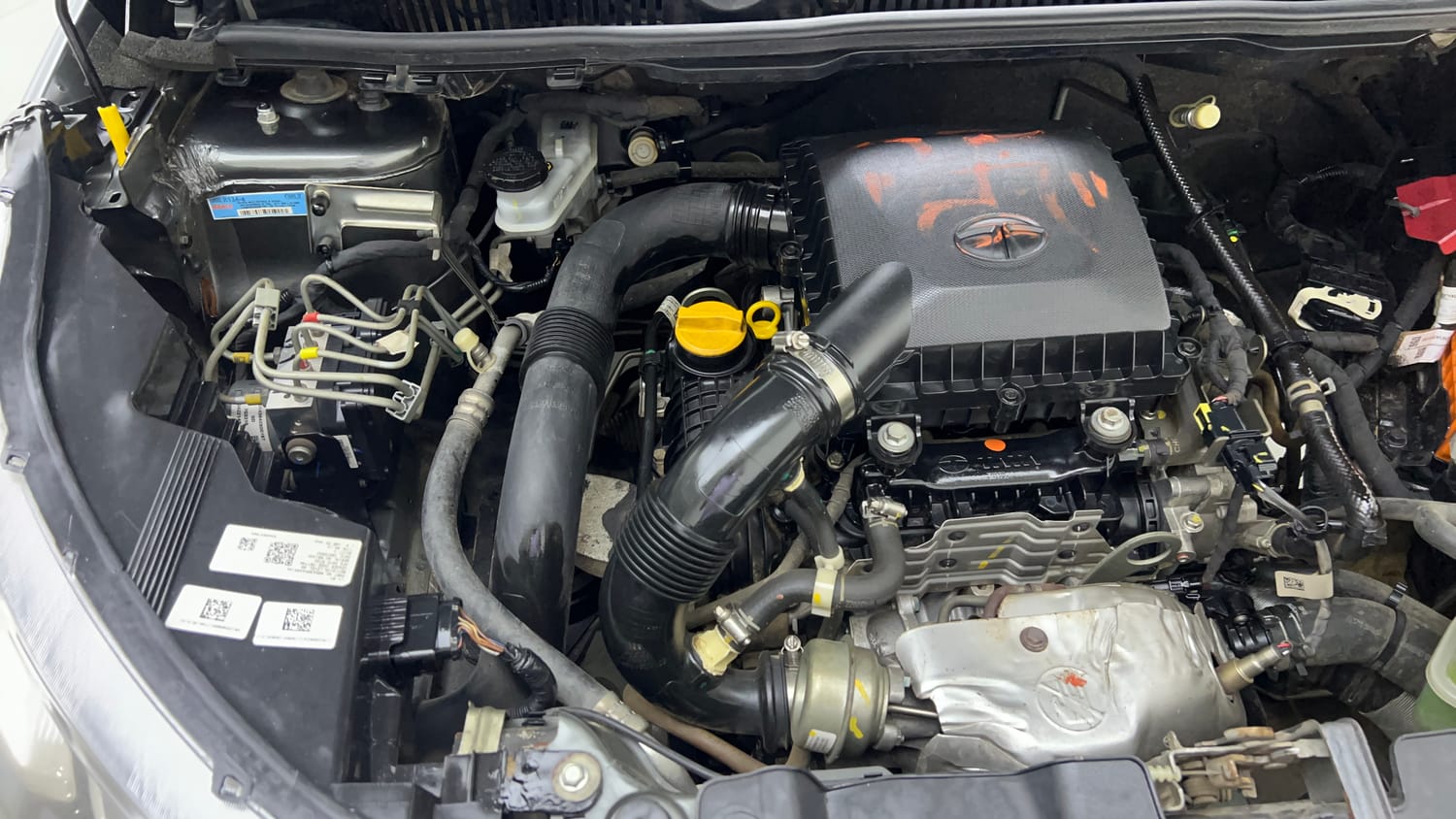 Used 2022 Tata Nexon XM (S) Petrol Manual engine ENGINE RIGHT SIDE VIEW