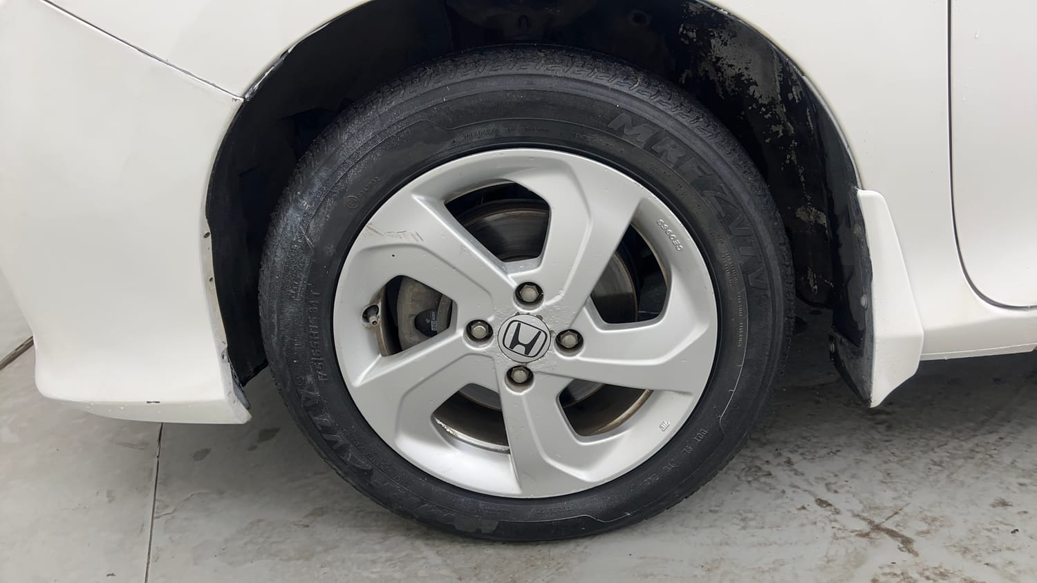 Used 2016 Honda City VX Diesel Diesel Manual tyres LEFT FRONT TYRE RIM VIEW