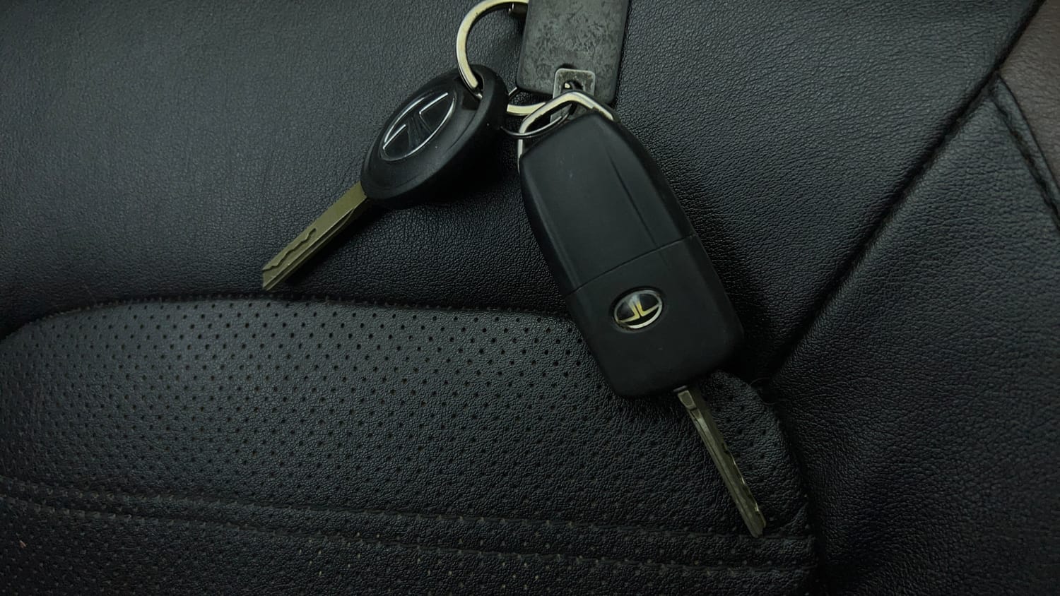 Used 2019 Tata Nexon XM Petrol Manual extra CAR KEY VIEW