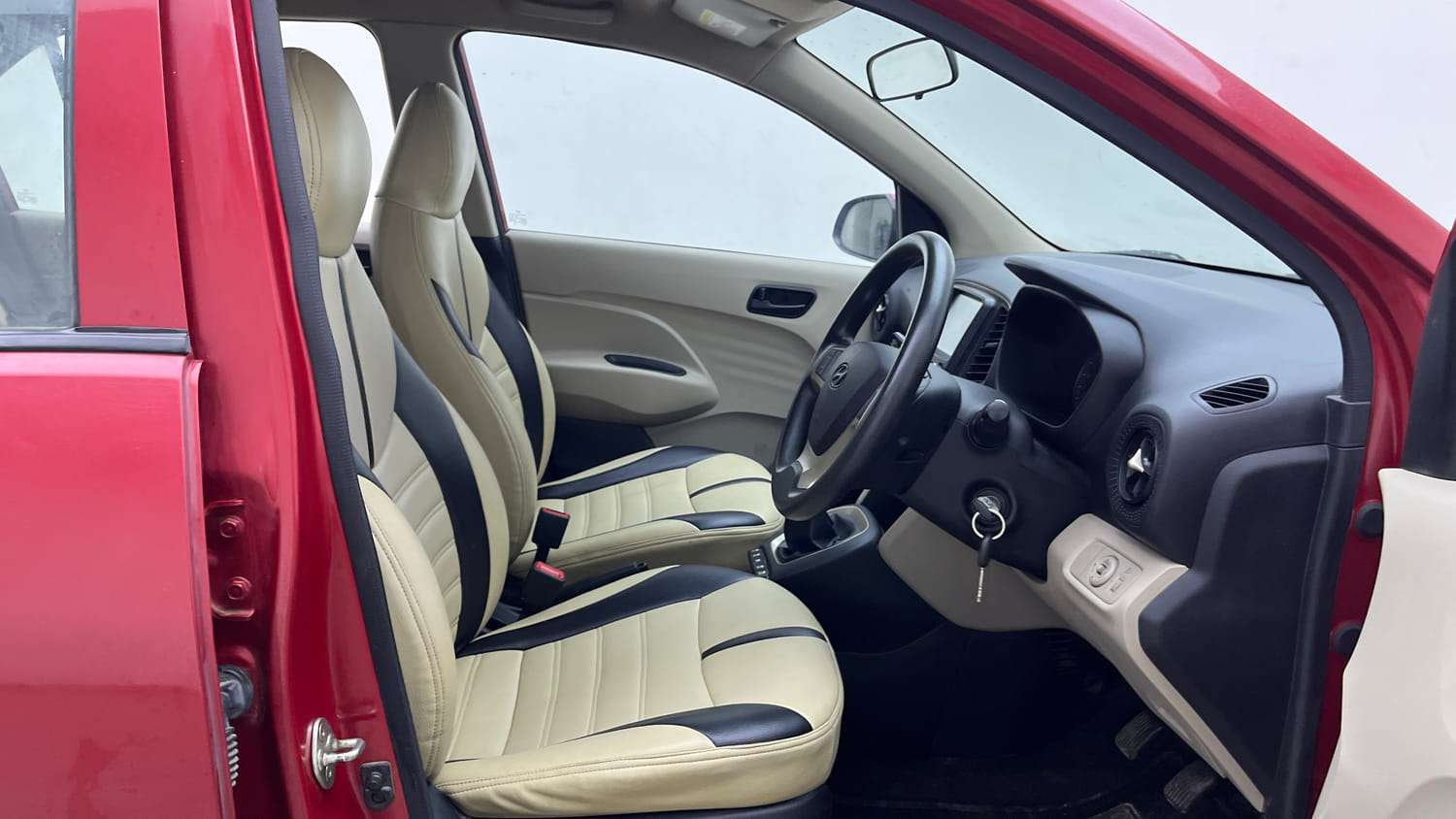 Used 2022 Hyundai Santro Sportz Petrol Manual interior RIGHT SIDE FRONT DOOR CABIN VIEW