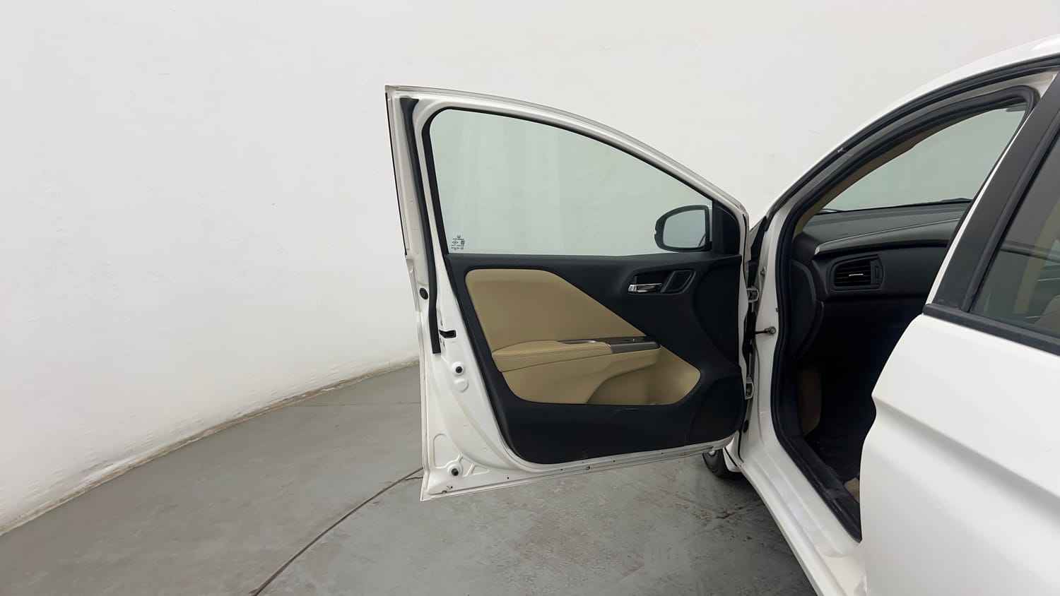 Used 2016 Honda City VX Diesel Diesel Manual interior LEFT FRONT DOOR OPEN VIEW