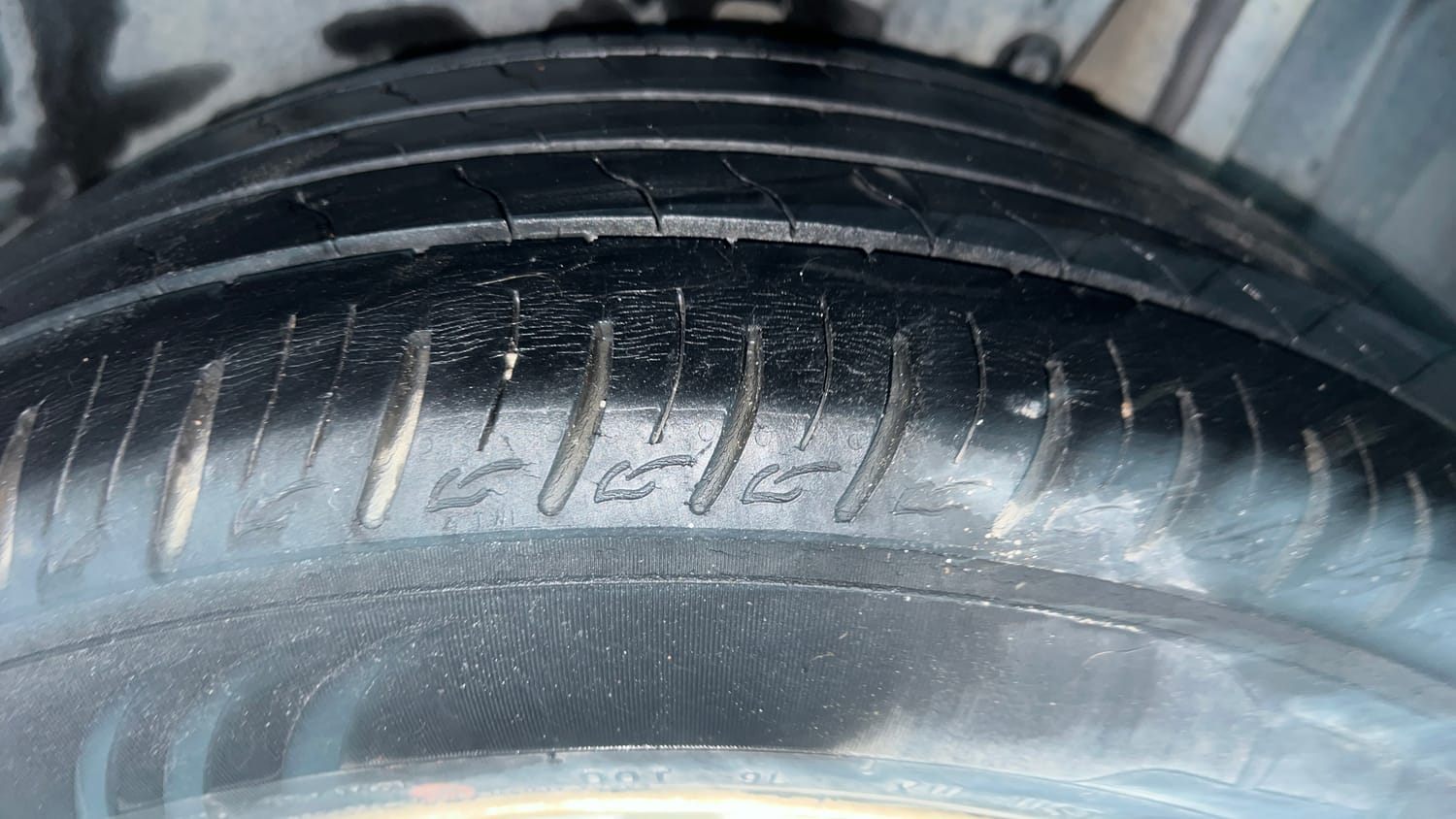 Used 2021 maruti-suzuki Vitara Brezza LXi Petrol Manual tyres LEFT REAR TYRE TREAD VIEW