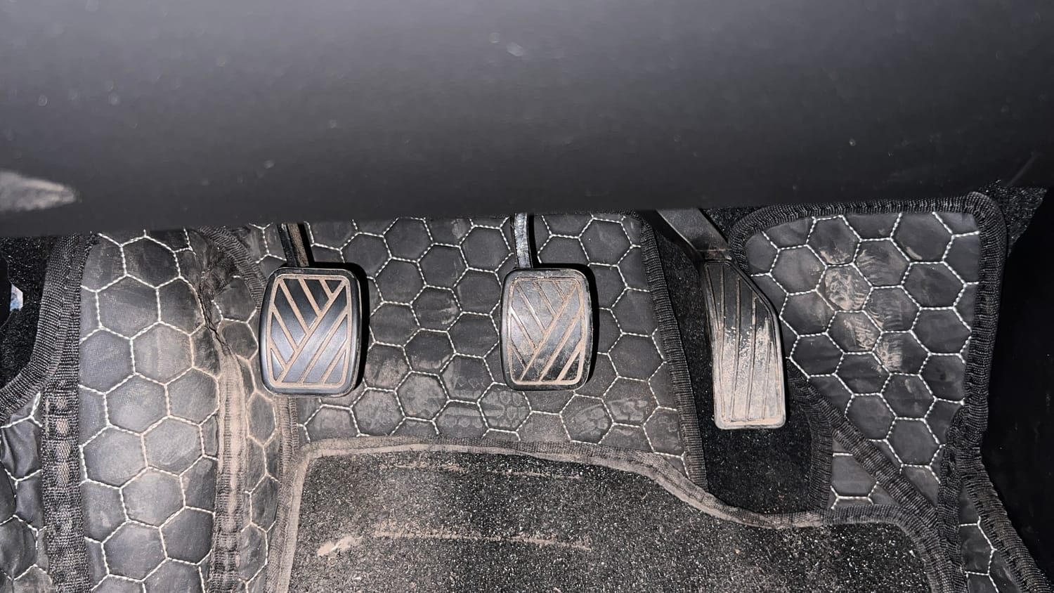 Used 2026 Maruti Suzuki Victoris ZXI+ (O) MT 2W Petrol Manual interior PEDALS VIEW