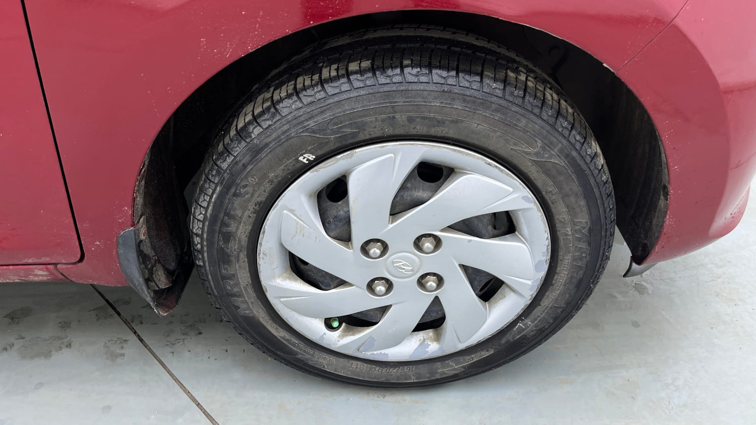Used 2022 Hyundai Santro Sportz Petrol Manual tyres RIGHT FRONT TYRE RIM VIEW