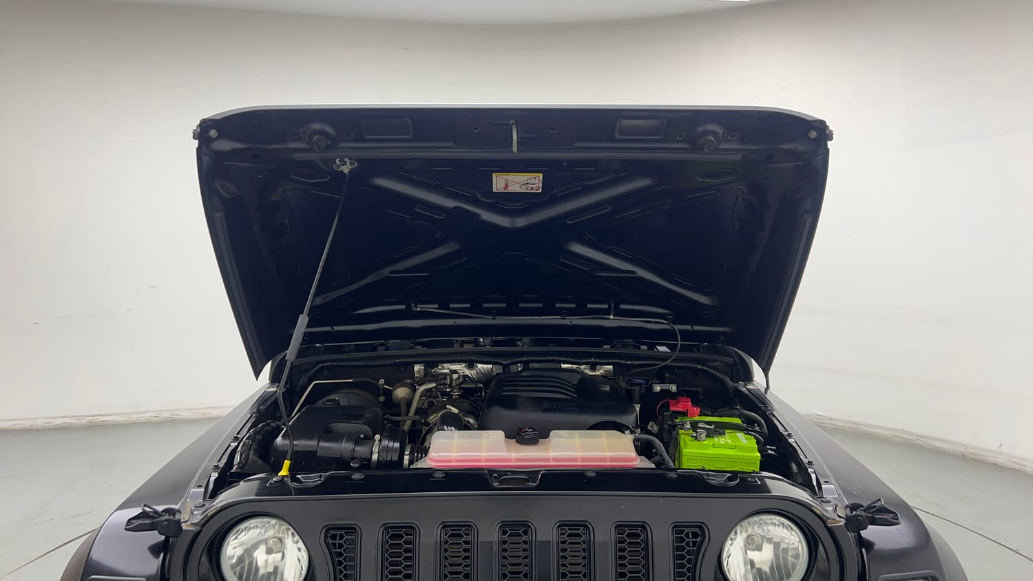 Used 2023 mahindra Thar LX Hard Top Diesel MT 4WD Diesel Manual engine ENGINE & BONNET OPEN FRONT VIEW