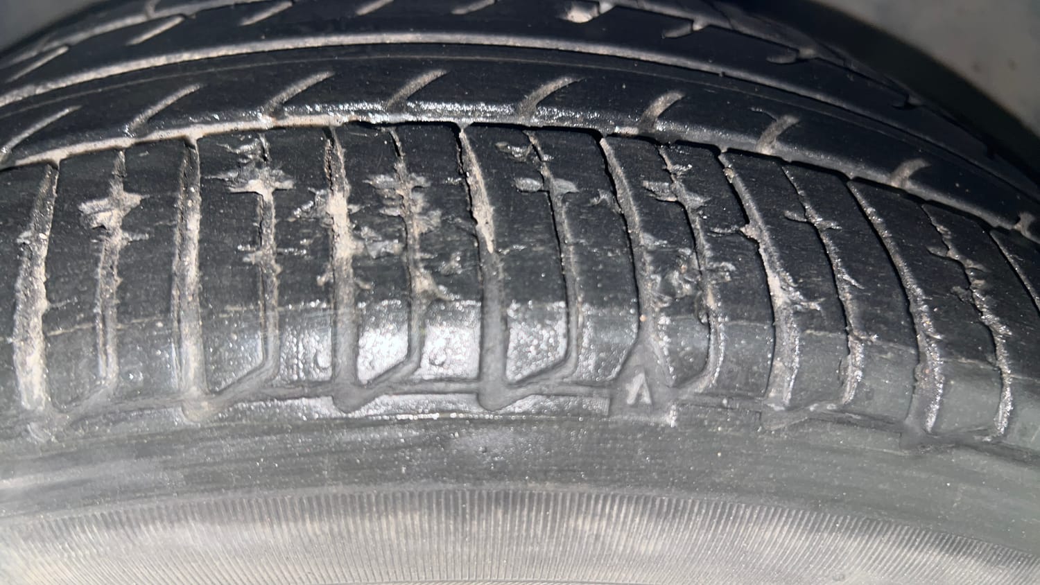 Used 2021 Tata Tigor XZ Plus Petrol Manual tyres RIGHT FRONT TYRE TREAD VIEW