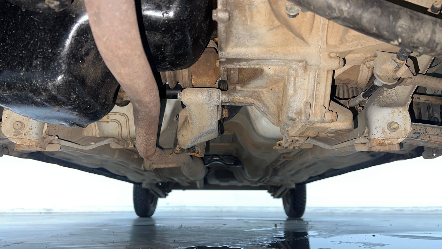 Used 2014 Maruti Suzuki Alto 800 Lxi Petrol Manual extra FRONT LEFT UNDERBODY VIEW