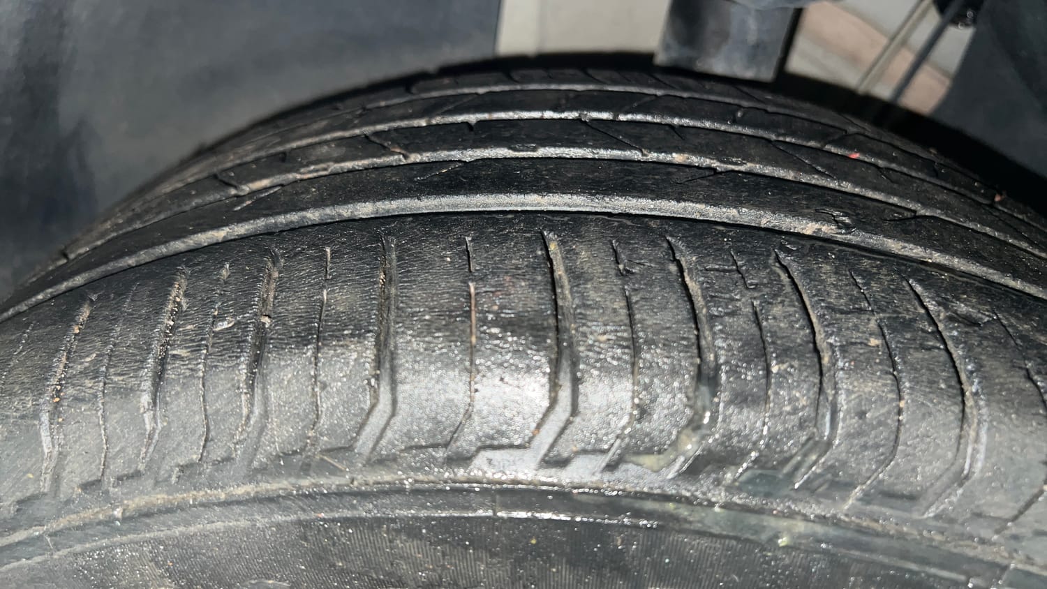 Used 2023 Skoda Slavia Style 1.0L TSI AT Petrol Automatic tyres LEFT FRONT TYRE TREAD VIEW