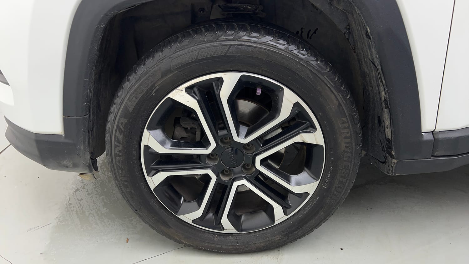 Used 2021 Jeep Compass Limited (O) 2.0 Diesel Diesel Manual tyres LEFT FRONT TYRE RIM VIEW