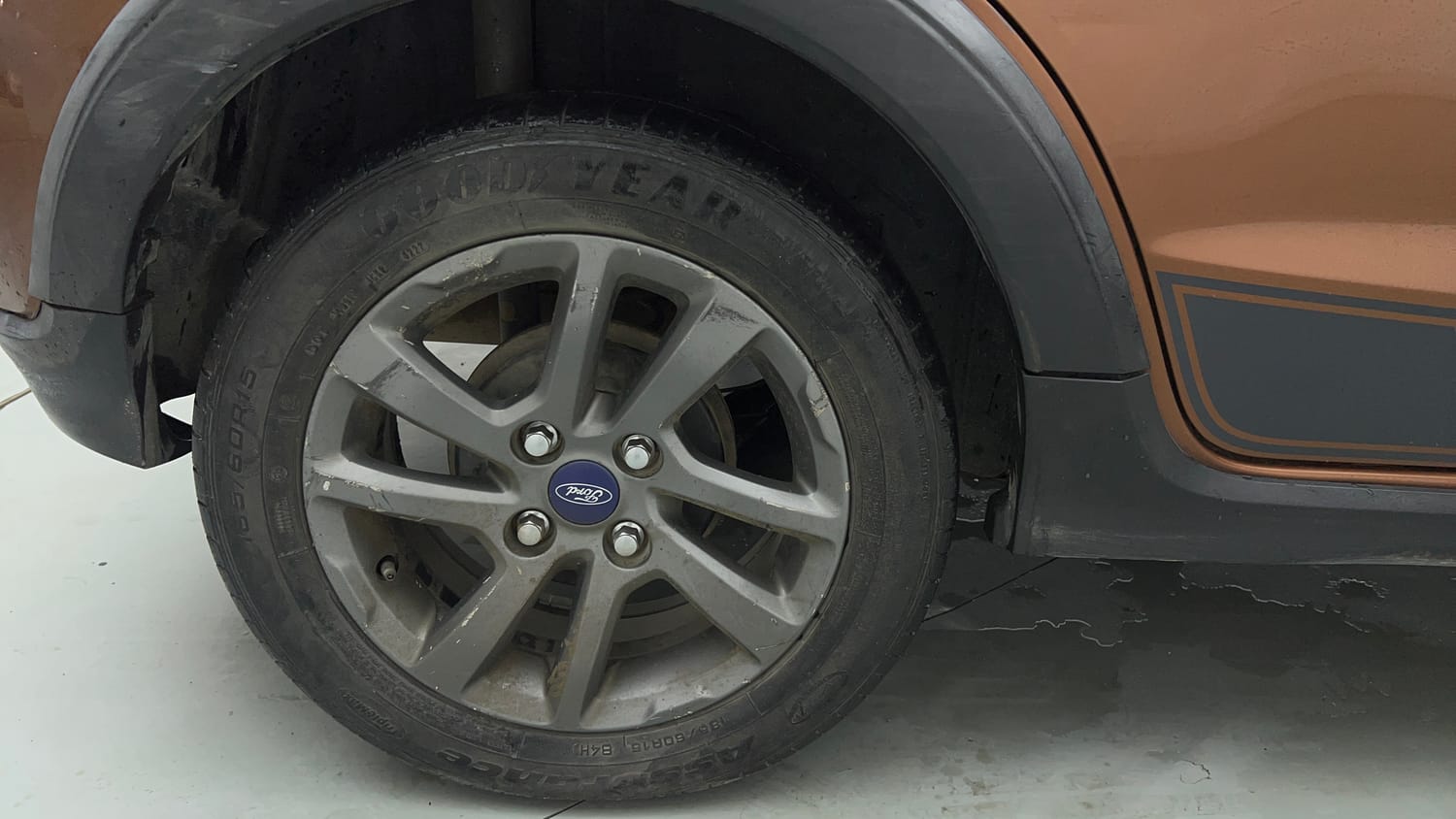 Used 2018 Ford Freestyle Titanium 1.2 Ti-VCT Petrol Manual tyres RIGHT REAR TYRE RIM VIEW