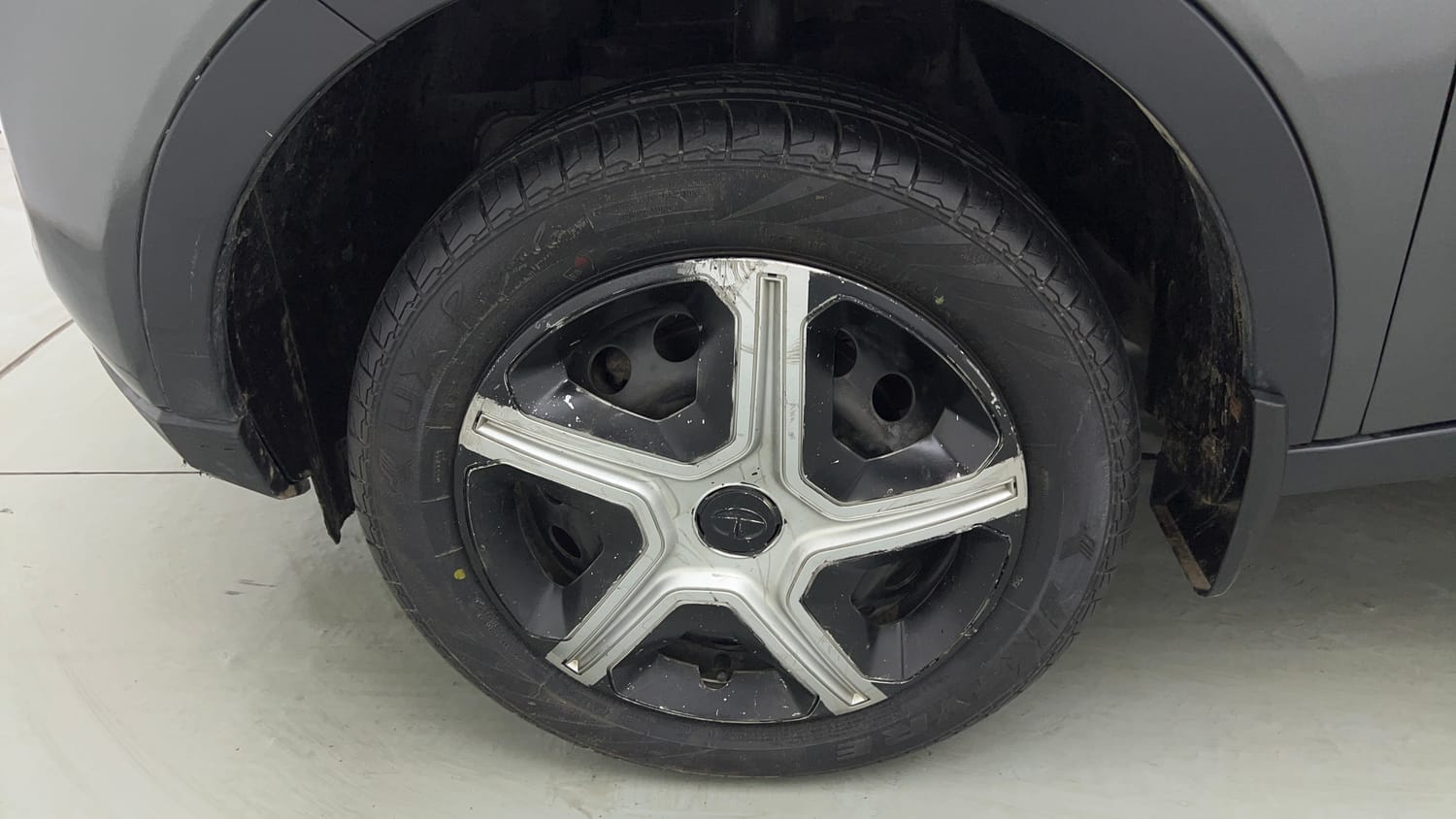 Used 2022 Tata Nexon XM (S) Petrol Manual tyres LEFT FRONT TYRE RIM VIEW