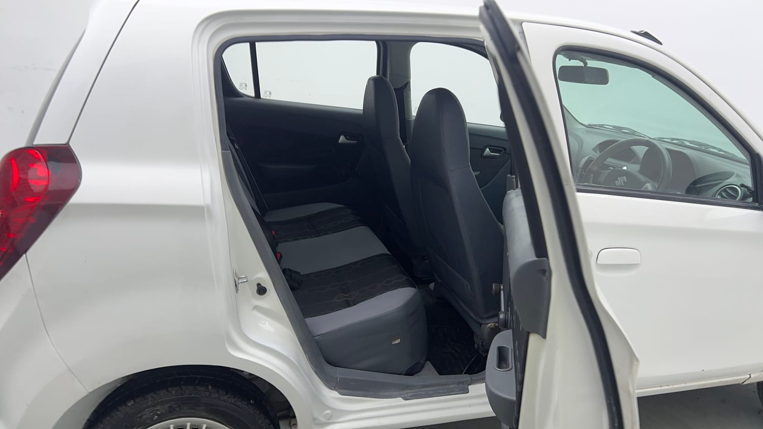Used 2014 Maruti Suzuki Alto 800 Lxi Petrol Manual interior RIGHT SIDE REAR DOOR CABIN VIEW