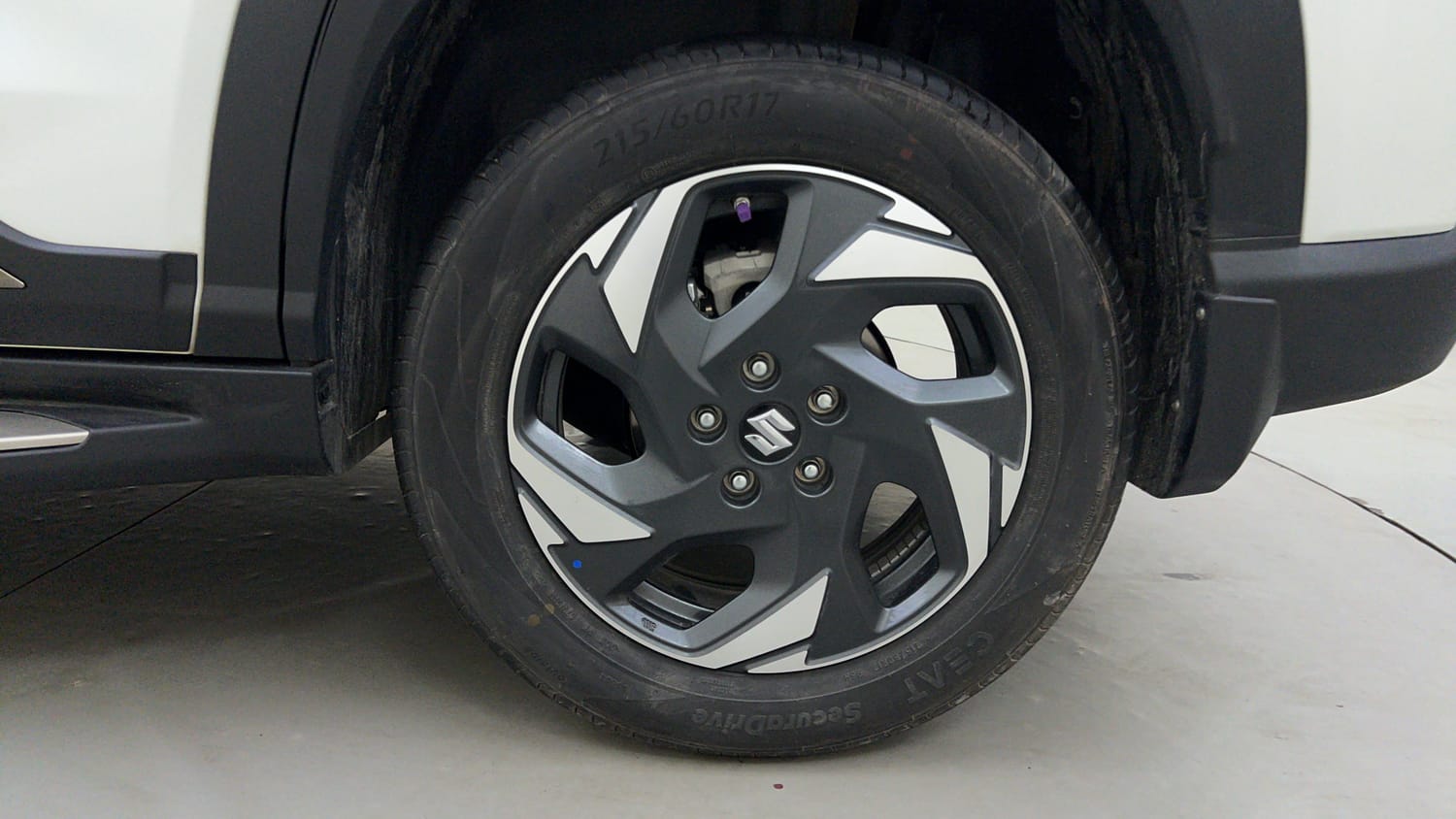 Used 2026 Maruti Suzuki Victoris ZXI+ (O) MT 2W Petrol Manual tyres LEFT REAR TYRE RIM VIEW