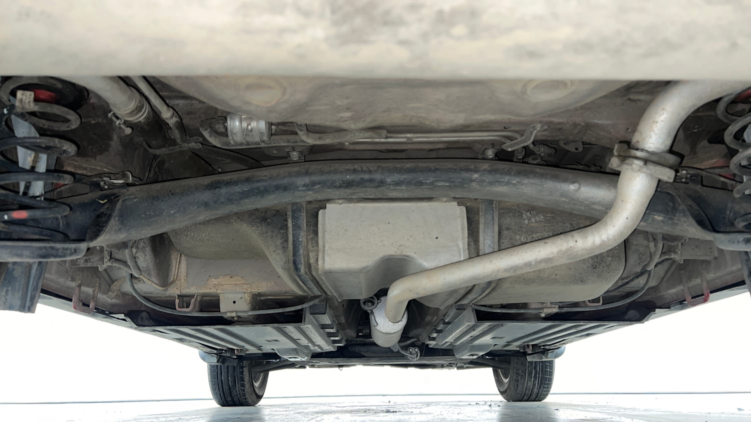 Used 2021 Maruti Suzuki Vitara Brezza [2020-2022] ZXI Plus Dual Tone Petrol Manual extra REAR UNDERBODY VIEW (TAKEN FROM REAR)