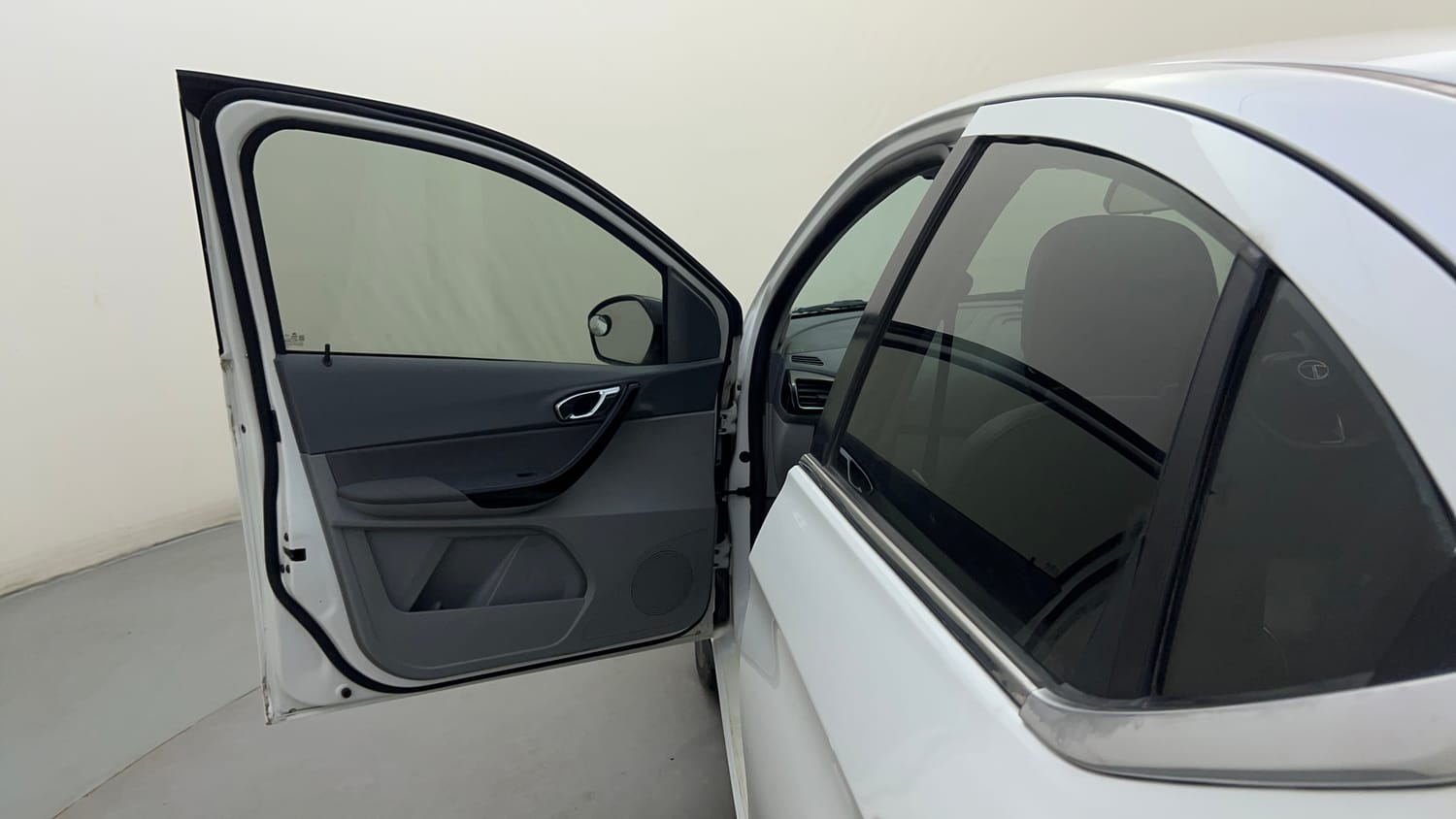 Used 2021 Tata Tigor XZ Plus Petrol Manual interior LEFT FRONT DOOR OPEN VIEW