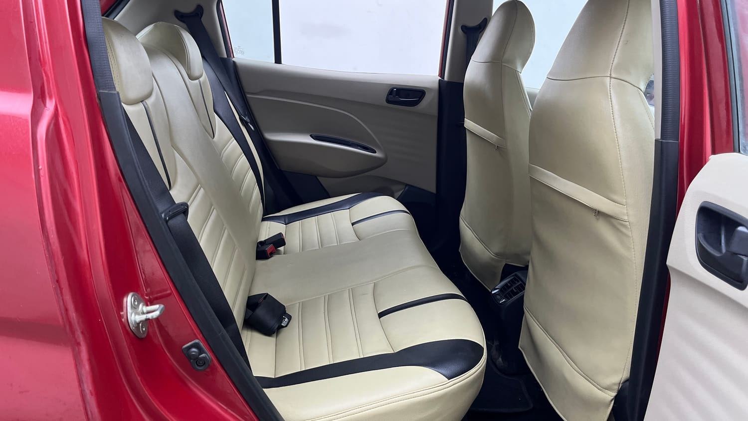Used 2022 Hyundai Santro Sportz Petrol Manual interior RIGHT SIDE REAR DOOR CABIN VIEW
