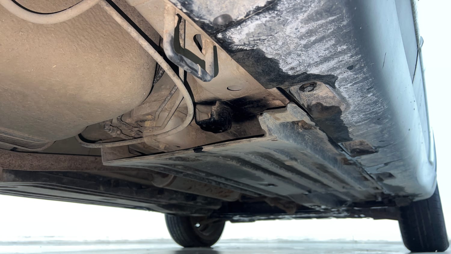 Used 2021 maruti-suzuki Vitara Brezza LXi Petrol Manual extra REAR RIGHT UNDERBODY VIEW
