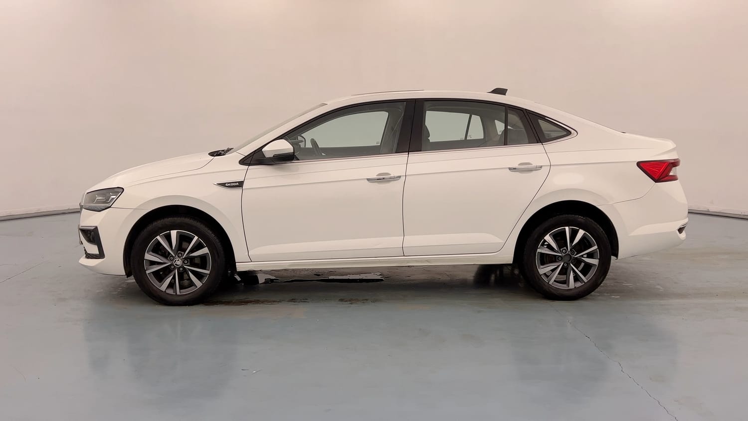 Used 2023 Skoda Slavia Style 1.0L TSI AT Petrol Automatic exterior LEFT SIDE VIEW