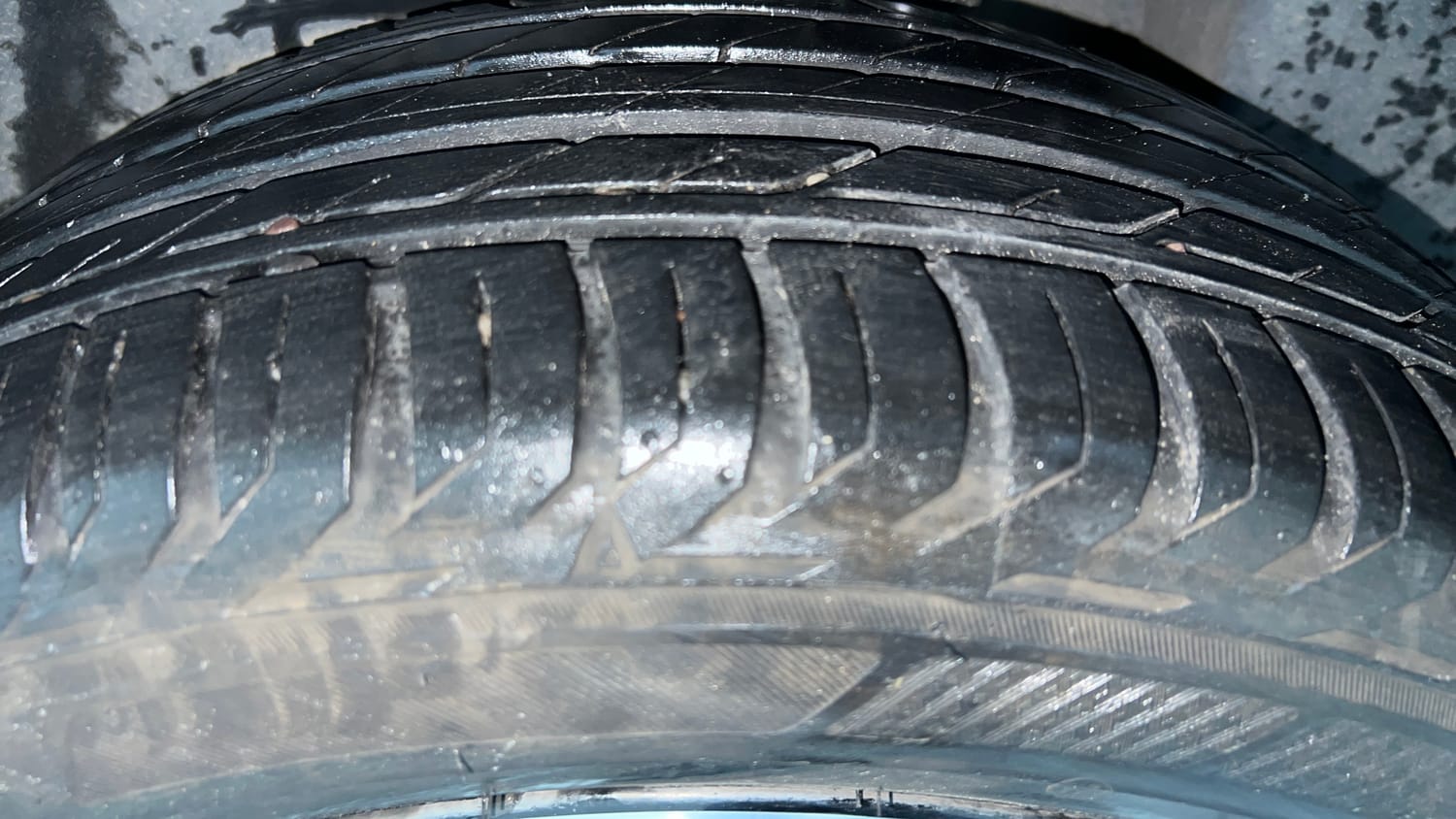 Used 2021 Jeep Compass Limited (O) 2.0 Diesel Diesel Manual tyres LEFT REAR TYRE TREAD VIEW