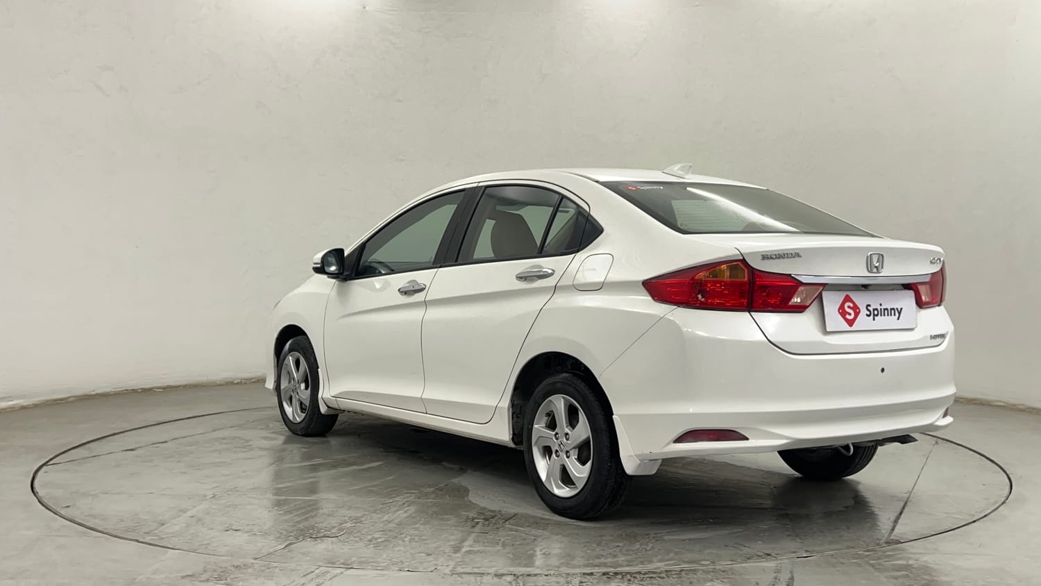 Used 2016 Honda City VX Diesel Diesel Manual exterior LEFT REAR CORNER VIEW