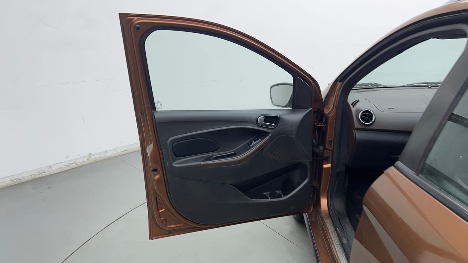 Used 2018 Ford Freestyle Titanium 1.2 Ti-VCT Petrol Manual interior LEFT FRONT DOOR OPEN VIEW