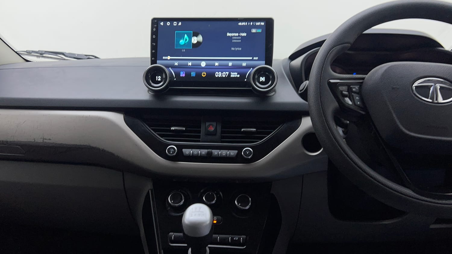Used 2019 Tata Nexon XM Petrol Manual interior MUSIC SYSTEM & AC CONTROL VIEW