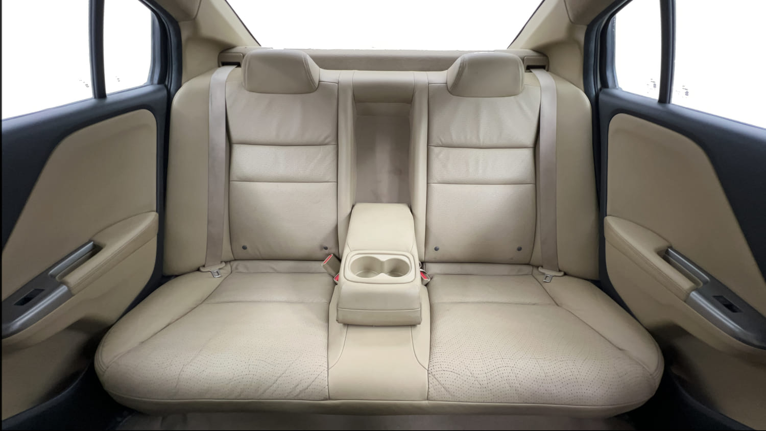 Used 2016 Honda City VX Diesel Diesel Manual interior REAR SEAT CONDITION VIEW