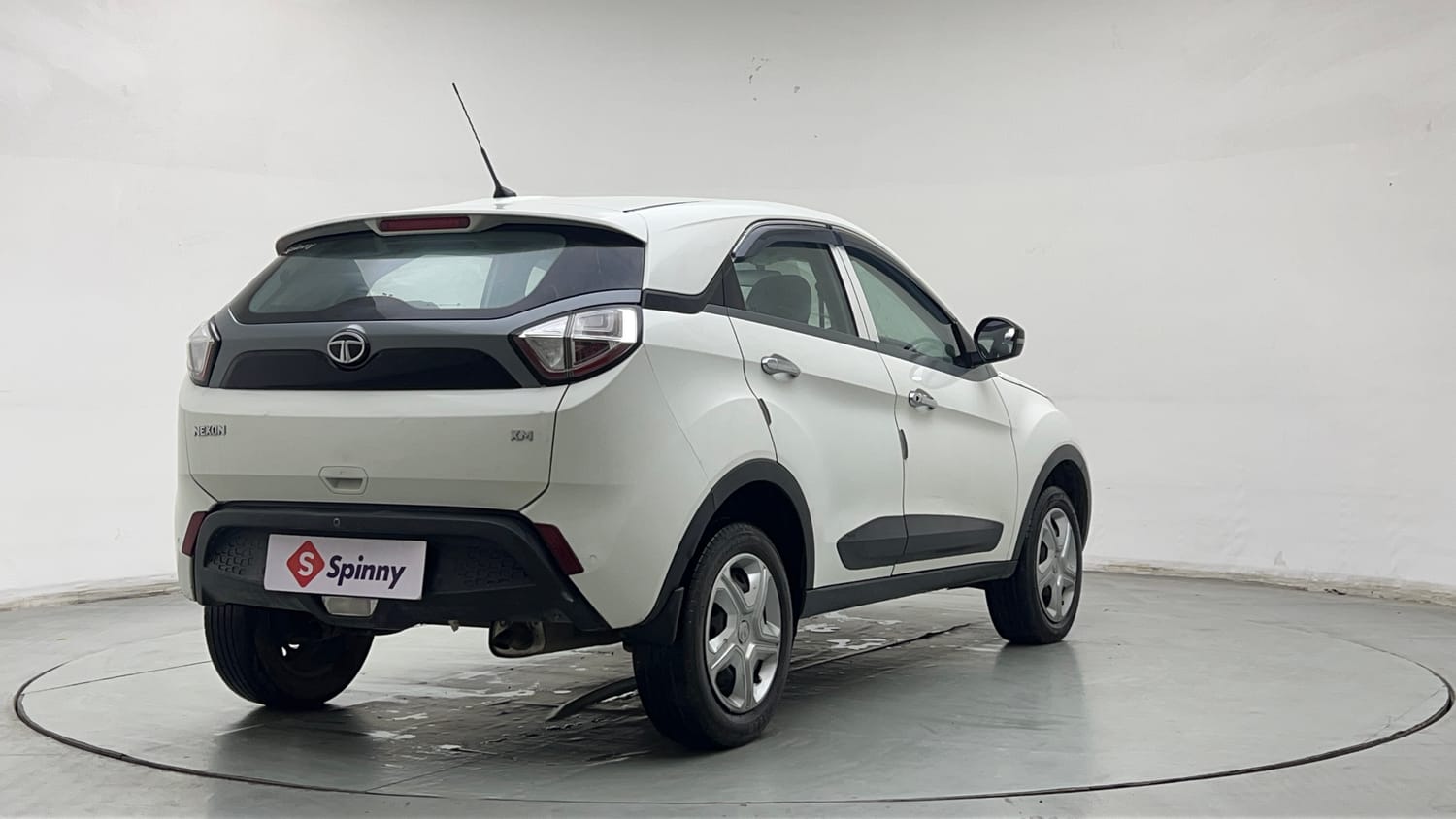 Used 2019 Tata Nexon XM Petrol Manual exterior RIGHT REAR CORNER VIEW